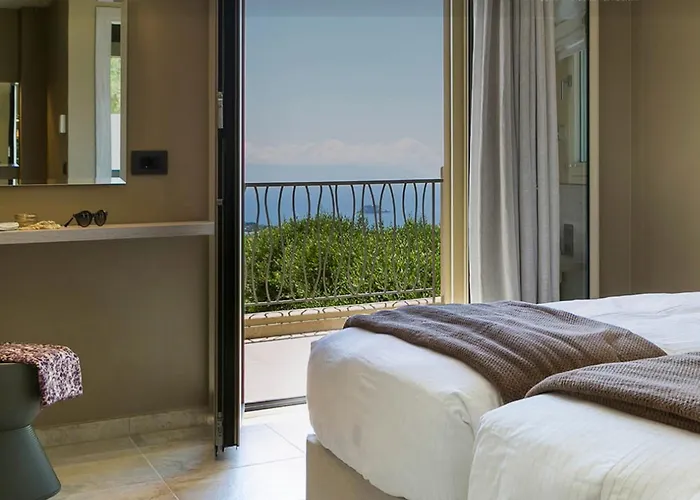 Stunning Kefalonia 4 Bedrooms Ylenia Private Pool فيلة Lakíthra